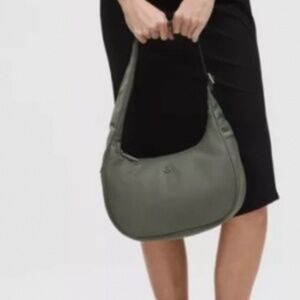 City Essentials Shoulder Bag 4L, Grey Sage